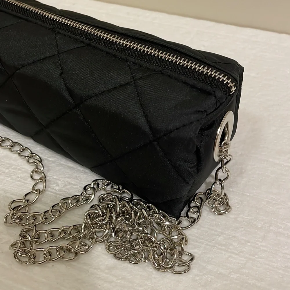 New✨Quilted Black Bag with Chanel Logo - Picture 2 of 7